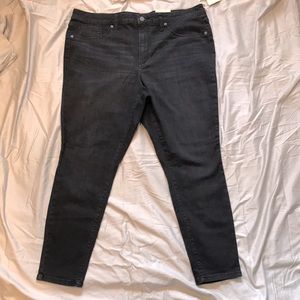 Universal Thread Jeans, NWT, high rise jegging, faded black, size18 short.